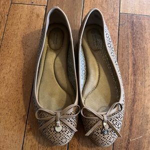 Giani Bernini memory foam ballet flats